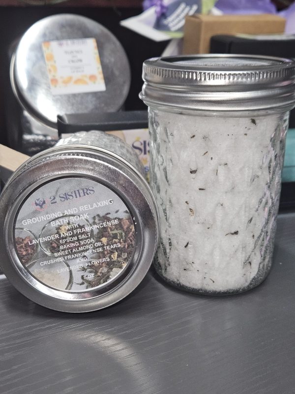 Lavender and Frankincense Grounding and relaxing Bath SOAK